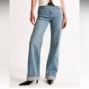Abercrombie & Fitch 90s Relaxed High Rise Jean